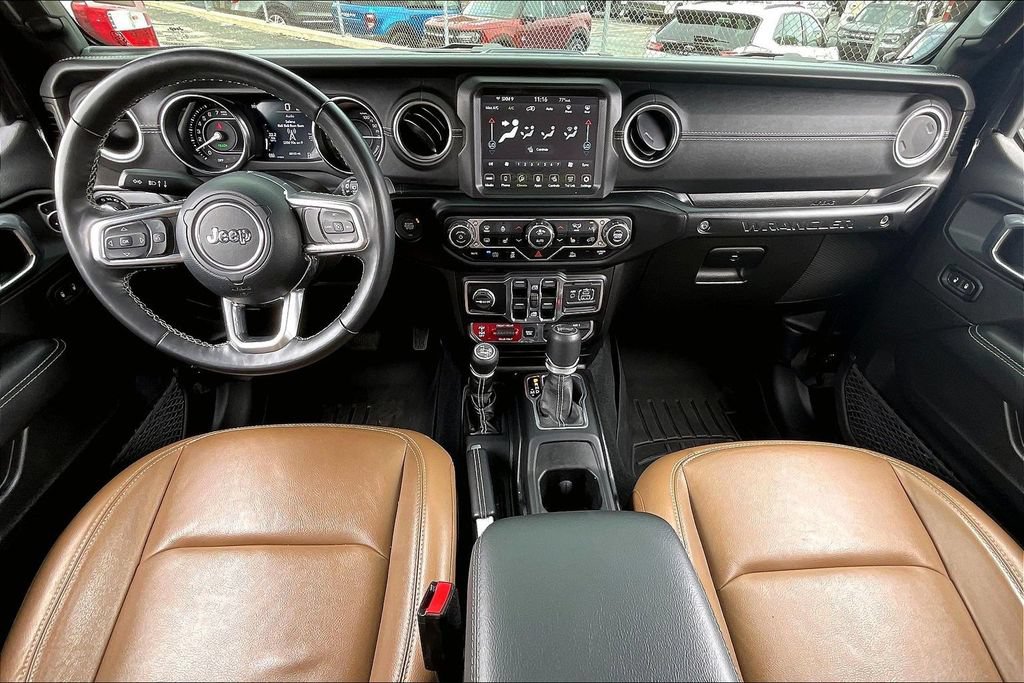 Used 2022 Jeep Wrangler Unlimited Rubicon 4xe w/ Cold Weather Group AWD/4WD image 13