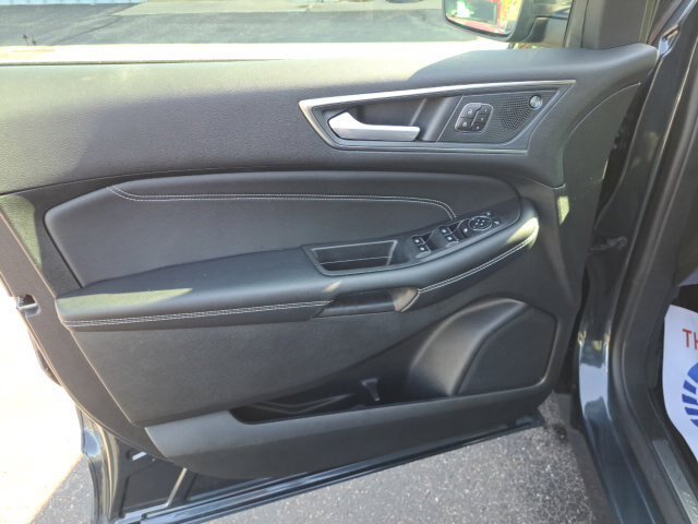 Certified 2024 Ford Edge Titanium AWD/4WD image 10