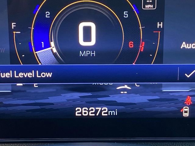 Used 2025 Chevrolet Traverse LT w/ Driver Confidence Package image 25