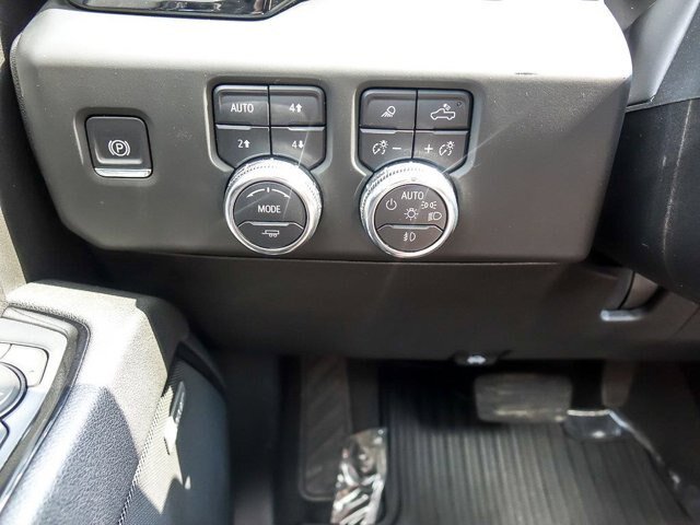 Used 2025 GMC Sierra 2500 AT4 w/ AT4 Premium Plus Package AWD/4WD image 31