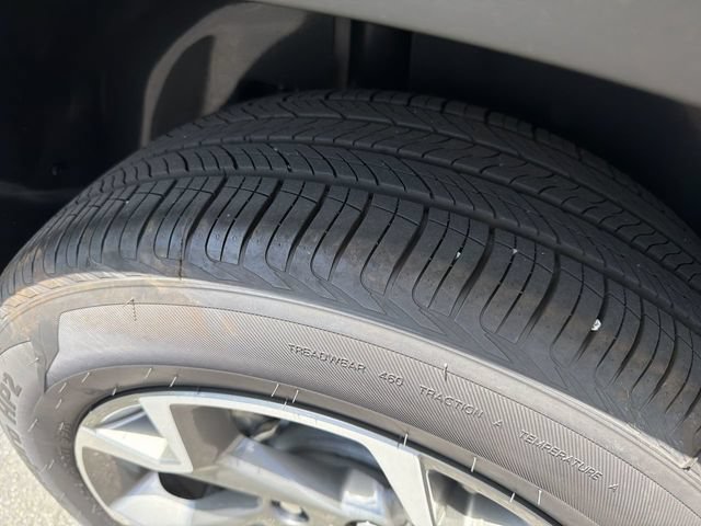 Used 2025 Chevrolet Trax LT FWD image 28