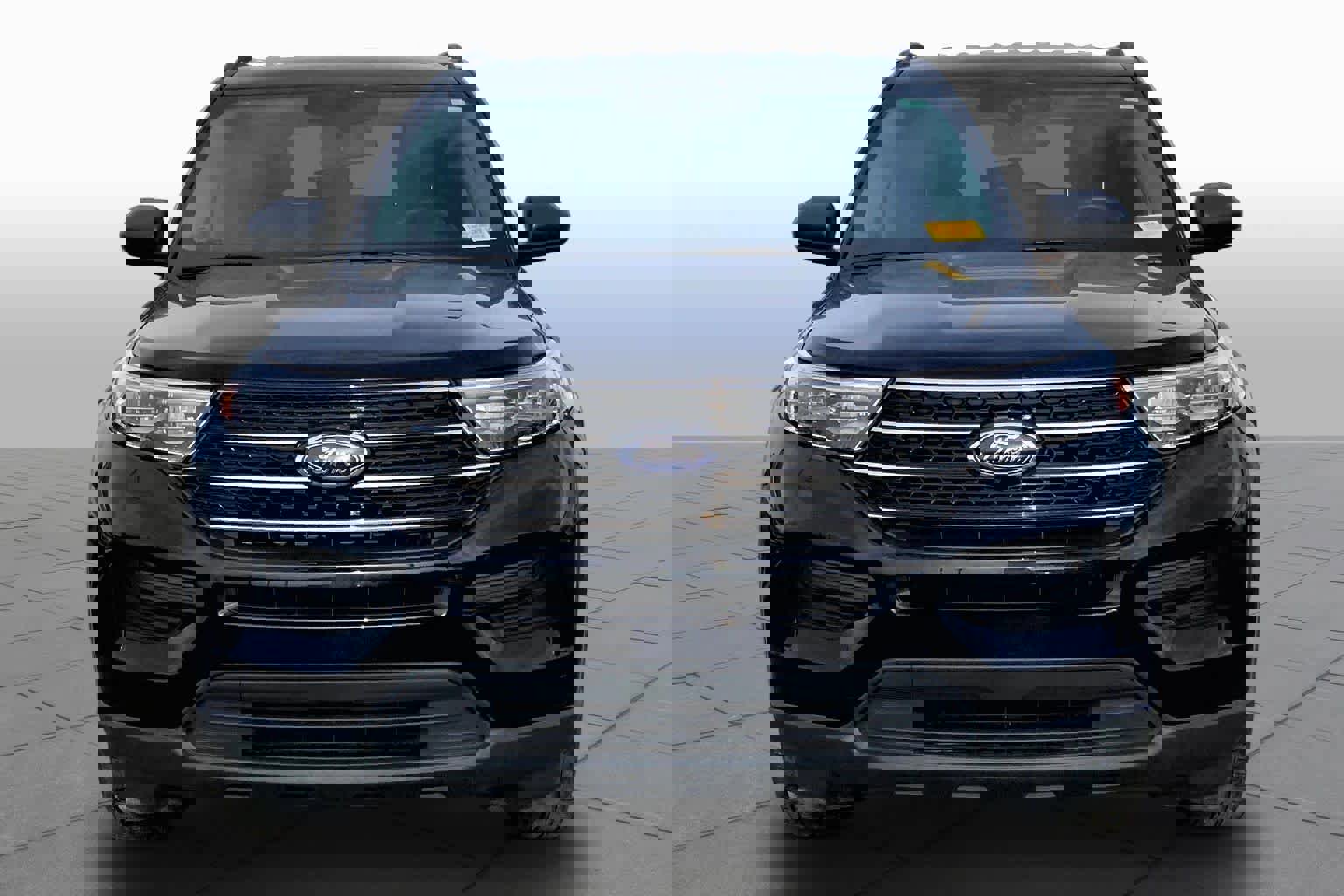 Certified 2024 Ford Explorer XLT image 4