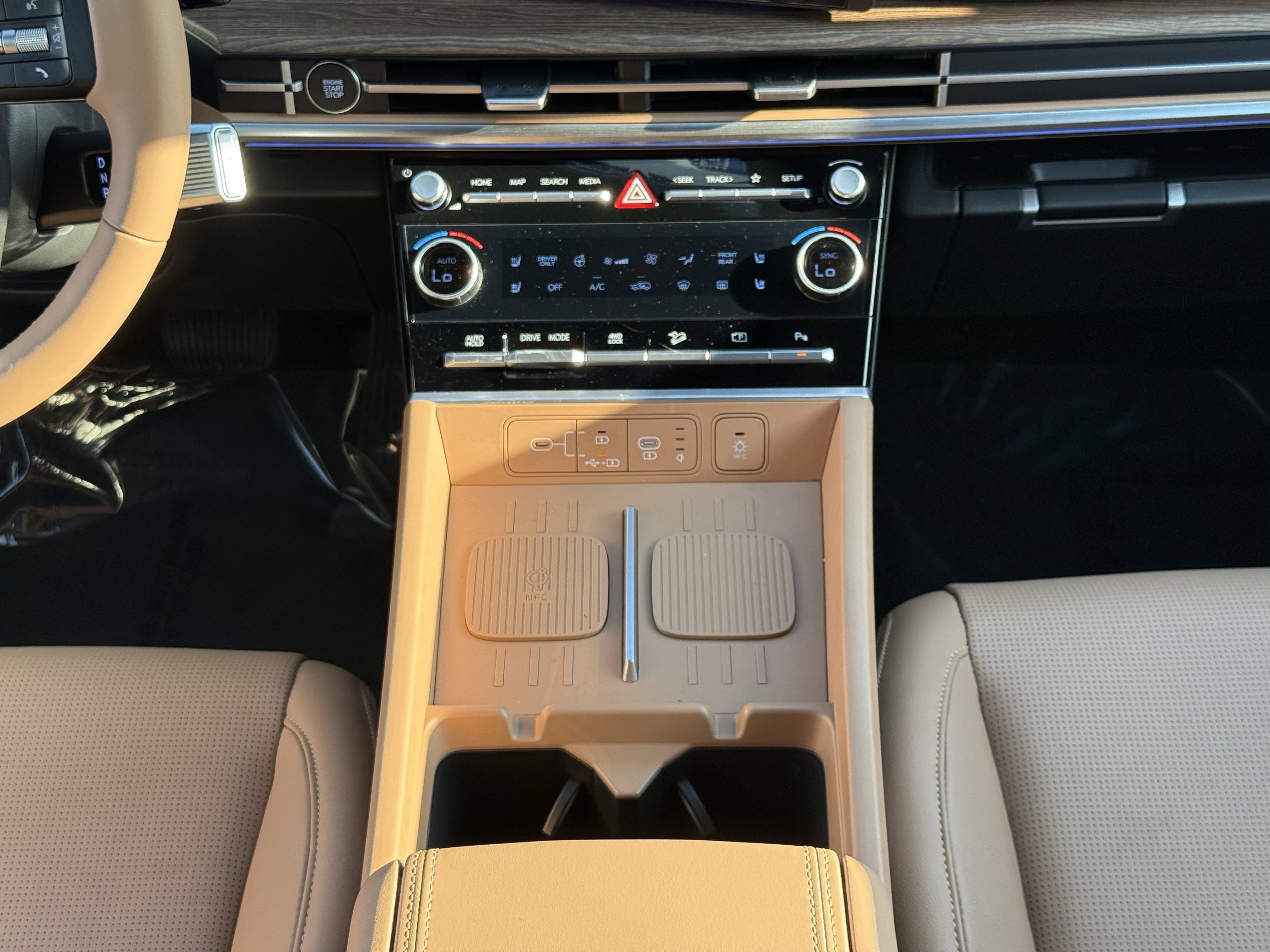 Used 2025 Hyundai Santa Fe Limited image 20