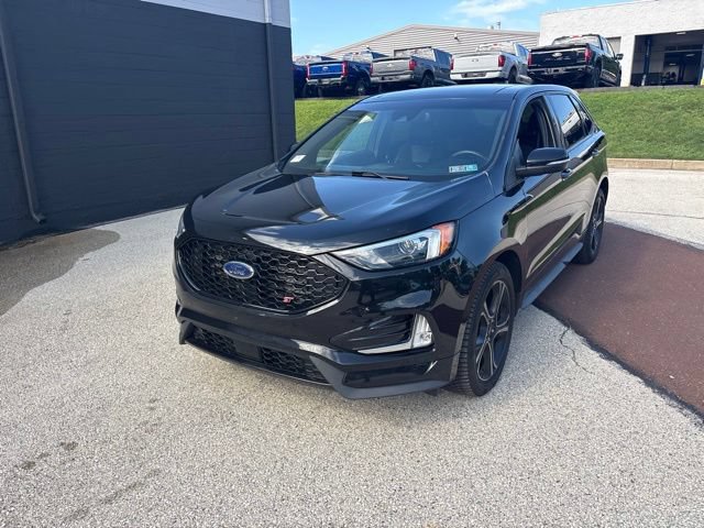 Certified 2019 Ford Edge ST w/ Cold Weather Package AWD/4WD image 8