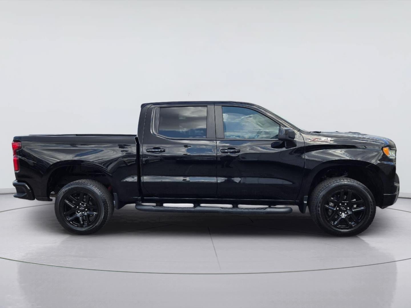 Used 2024 Chevrolet Silverado 1500 LT Trail Boss w/ Convenience Package II AWD/4WD image 4