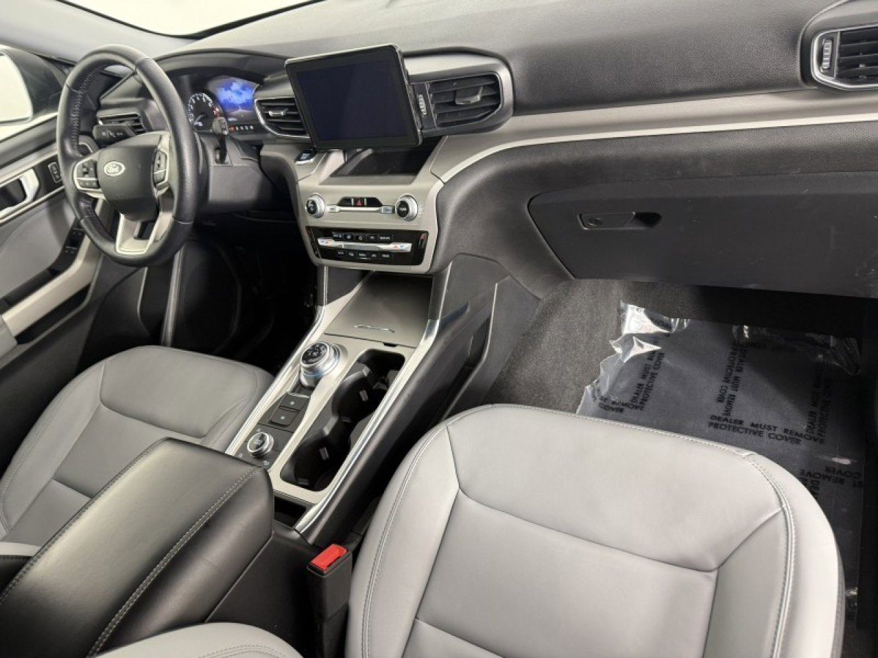 Certified 2021 Ford Explorer XLT w/ Equipment Group 202A image 9