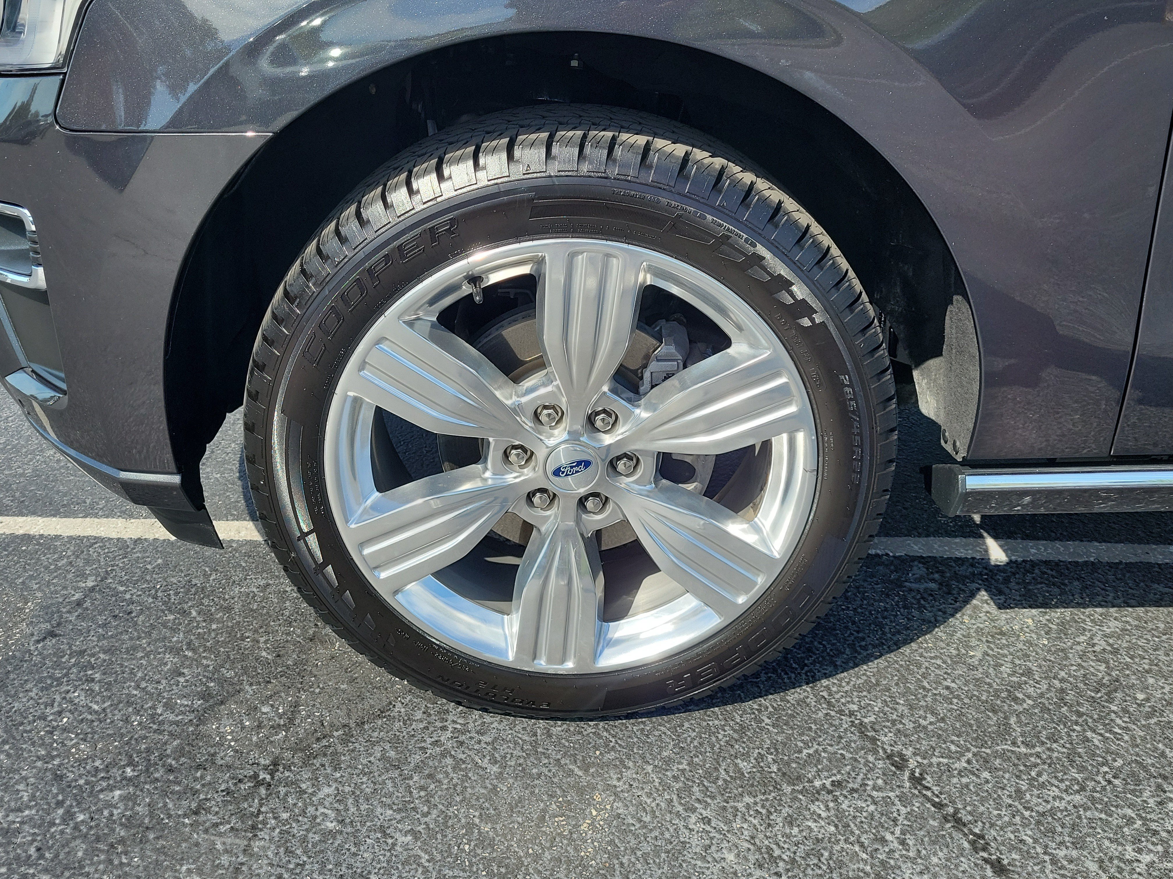 Certified 2023 Ford Expedition Platinum RWD image 5