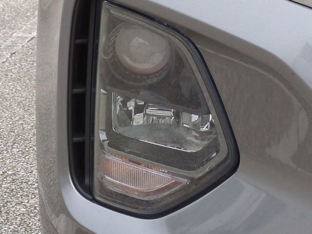 Used 2019 Hyundai Santa Fe SE image 10