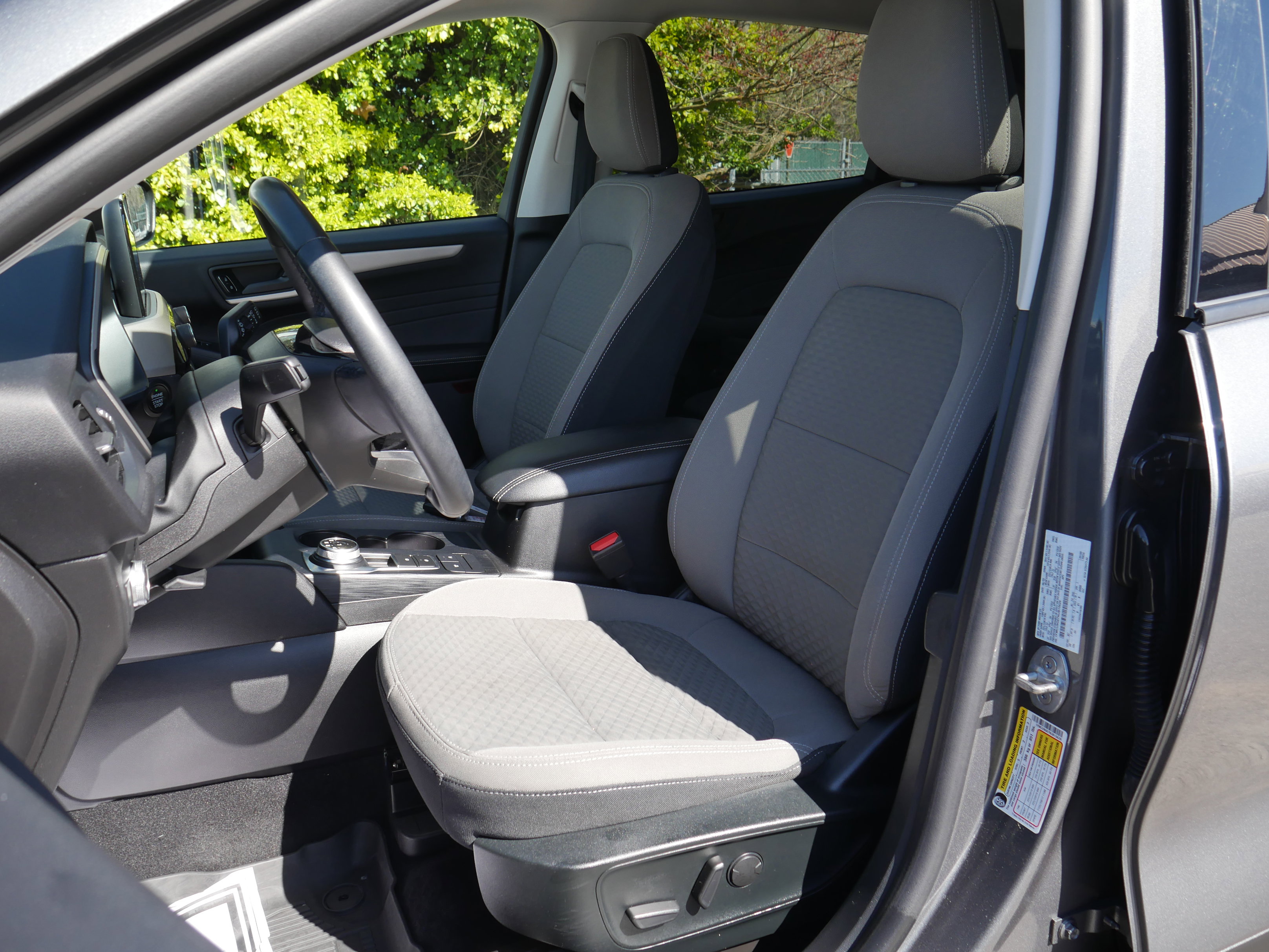 Certified 2022 Ford Escape SE w/ SE Sport Appearance Package AWD/4WD image 32