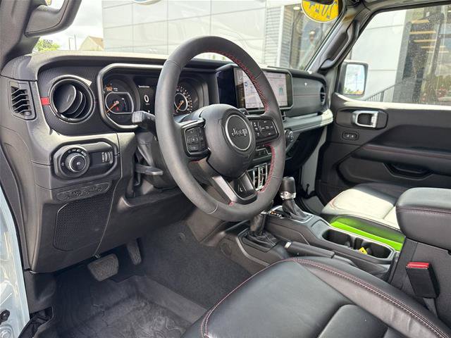 Used 2024 Jeep Wrangler Unlimited Rubicon w/ Technology Group AWD/4WD image 26
