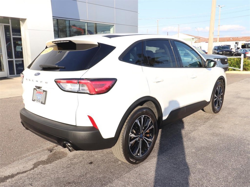 Certified 2022 Ford Escape SE w/ SE Sport Appearance Package image 5