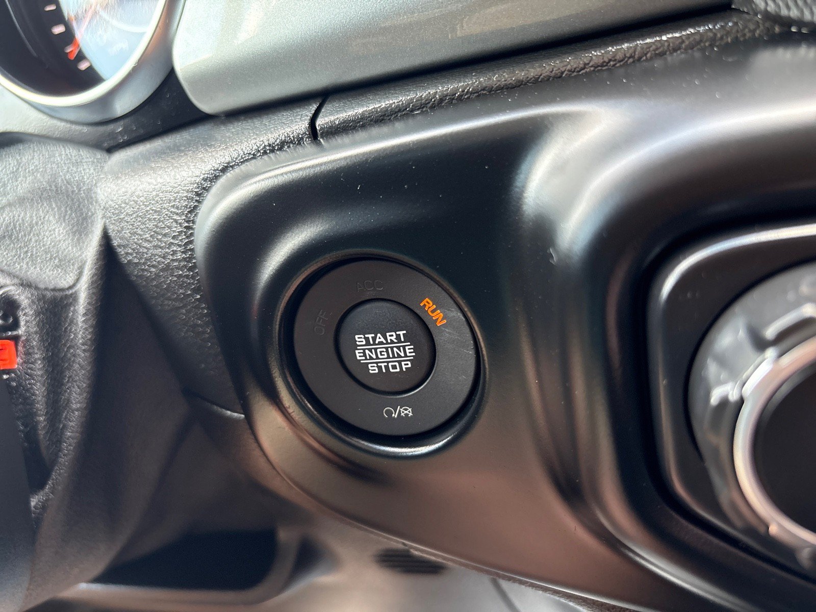 Used 2021 Jeep Wrangler Unlimited Sahara w/ Uconnect 4C Nav & Sound Group AWD/4WD image 19