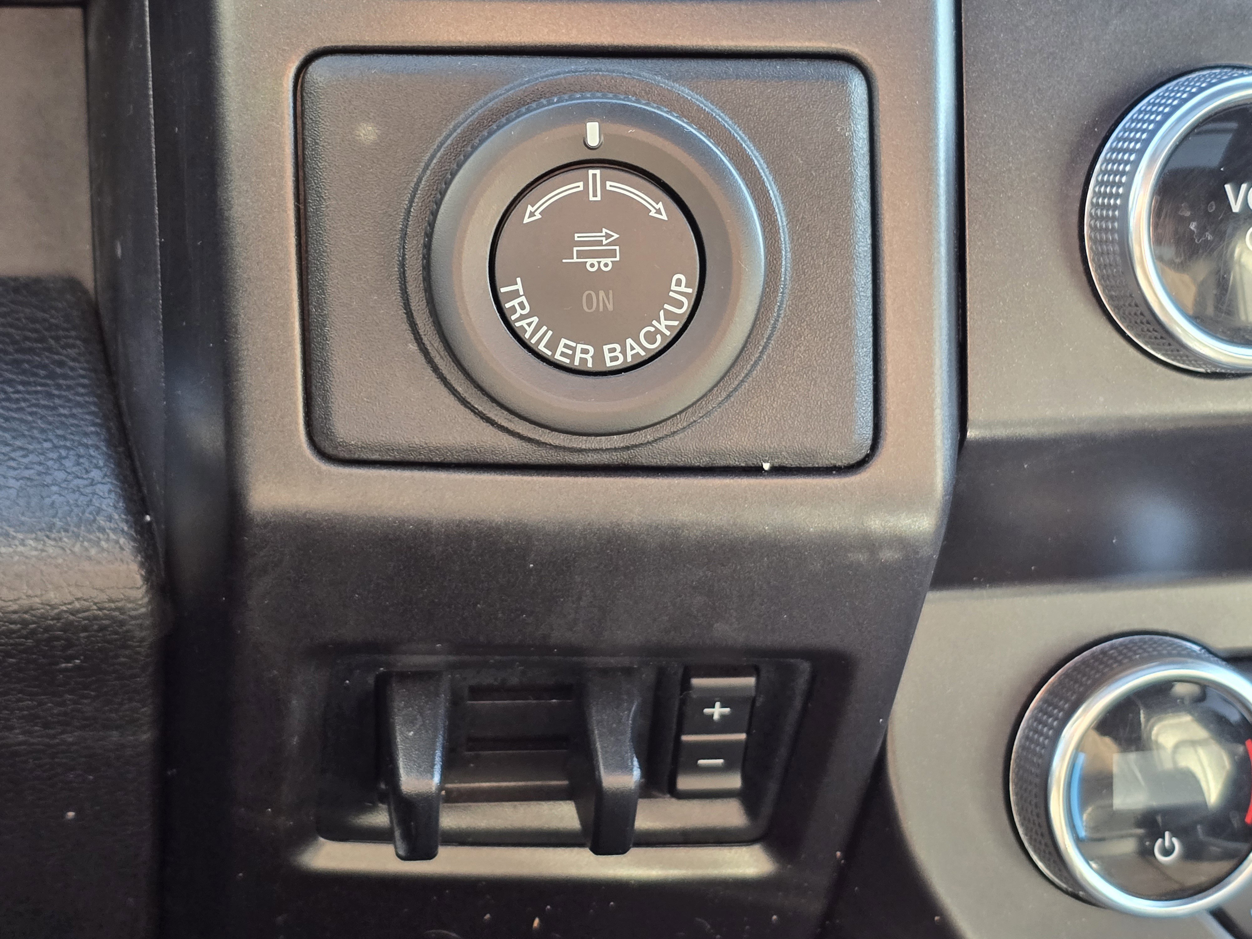 Certified 2019 Ford Expedition Max Limited w/ Special Edition Package image 17