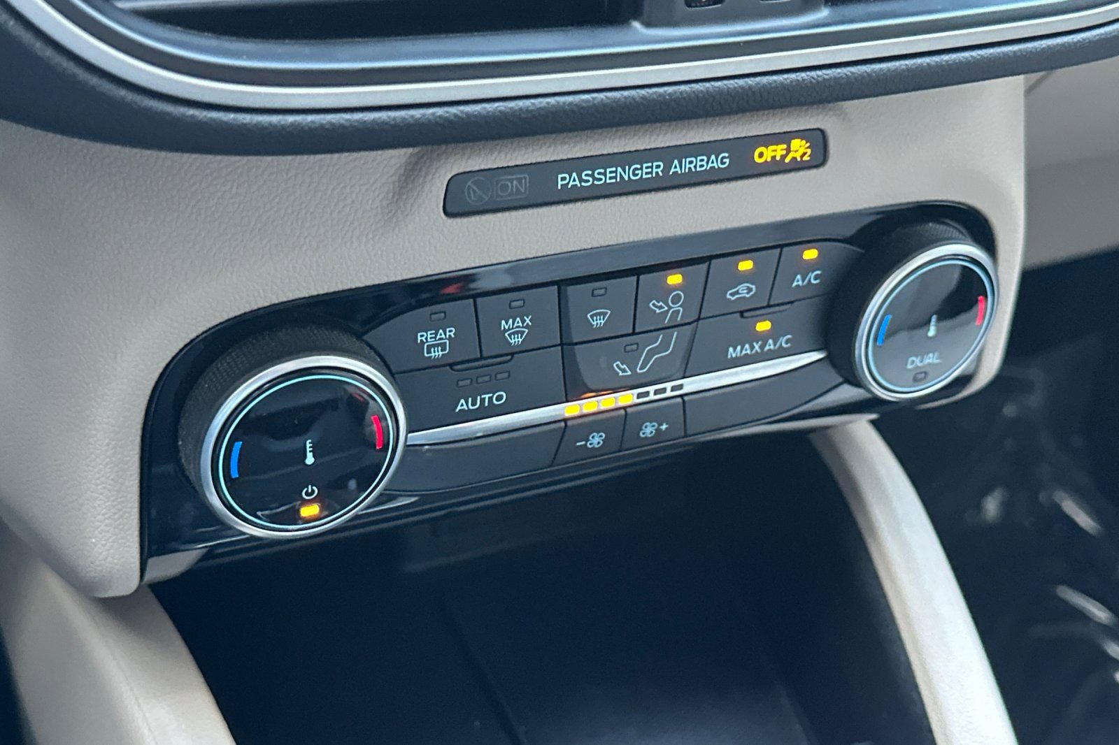 Certified 2022 Ford Escape SE w/ SE Sport Appearance Package FWD image 28