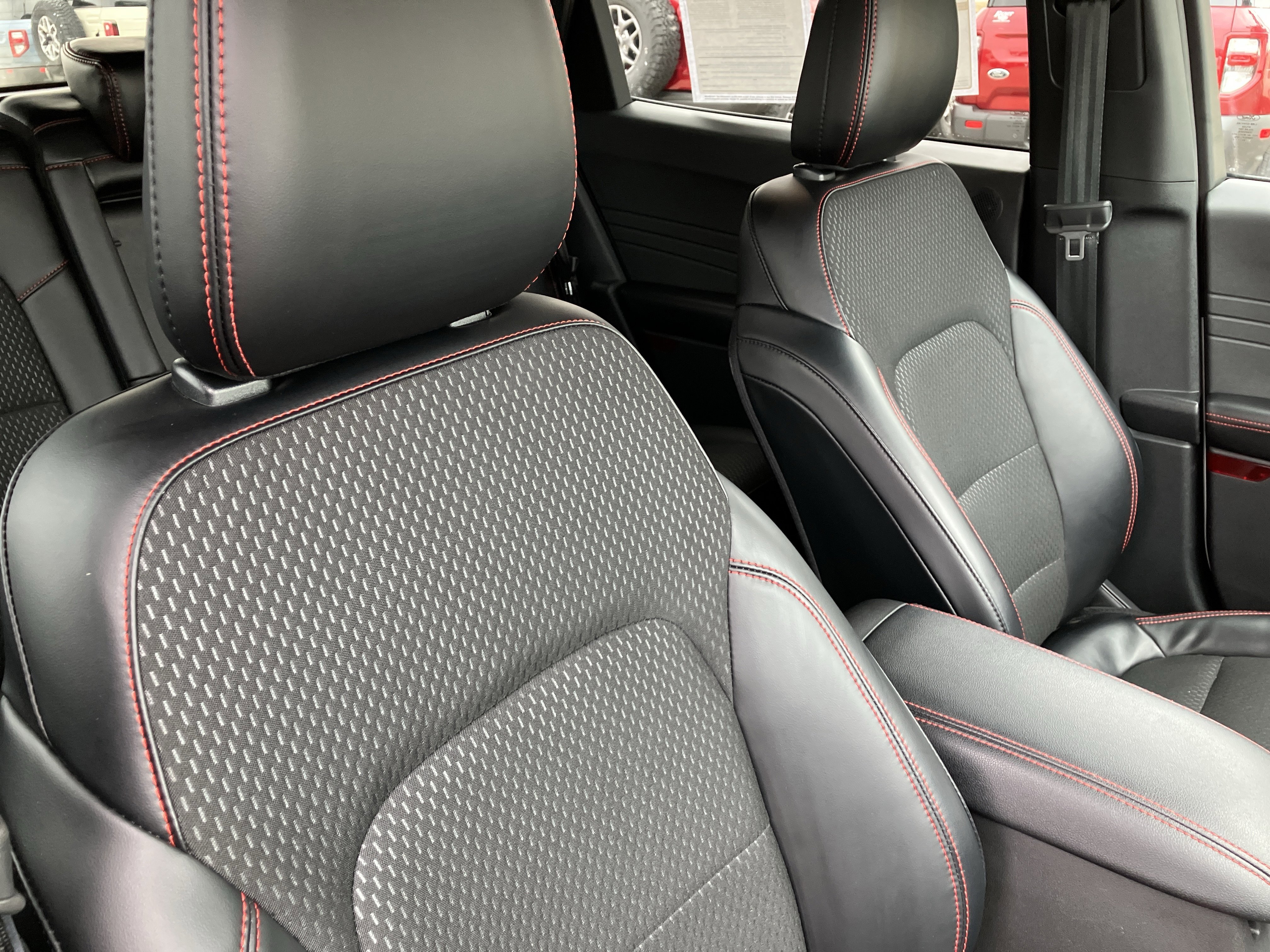 Certified 2025 Ford Escape ST-Line Elite w/ Tech Pack #2 image 18