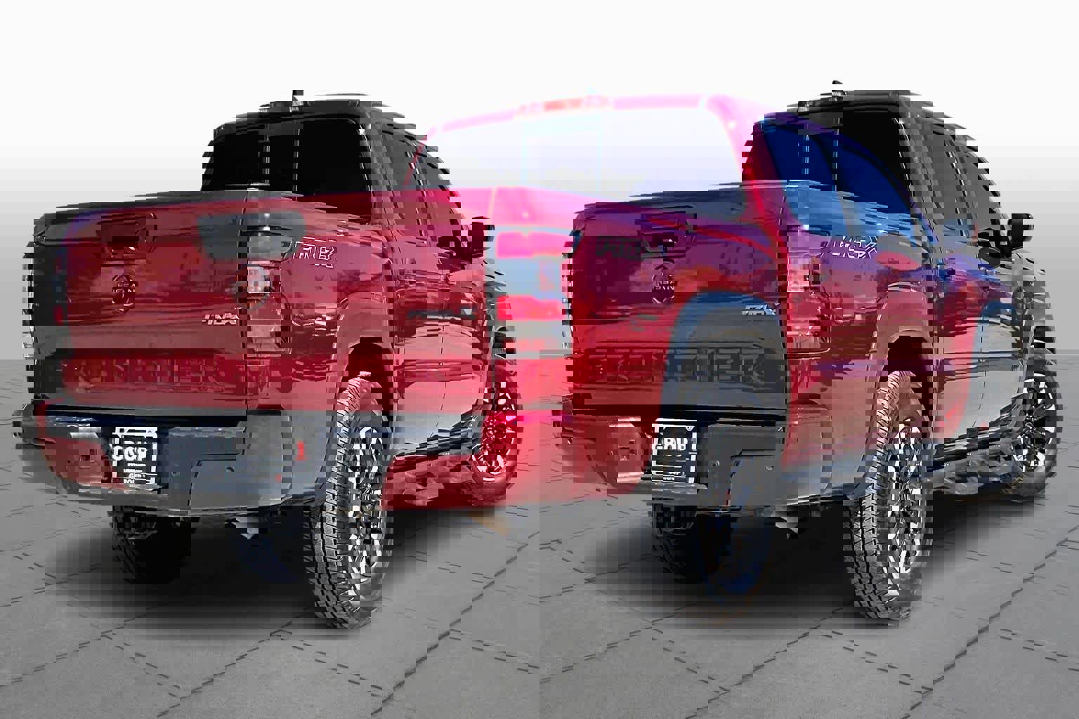 Used 2022 Nissan Frontier Pro-X image 3