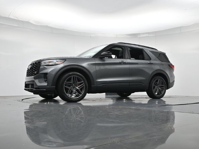 Certified 2025 Ford Explorer ST w/ Sun And Sound Package AWD/4WD image 40