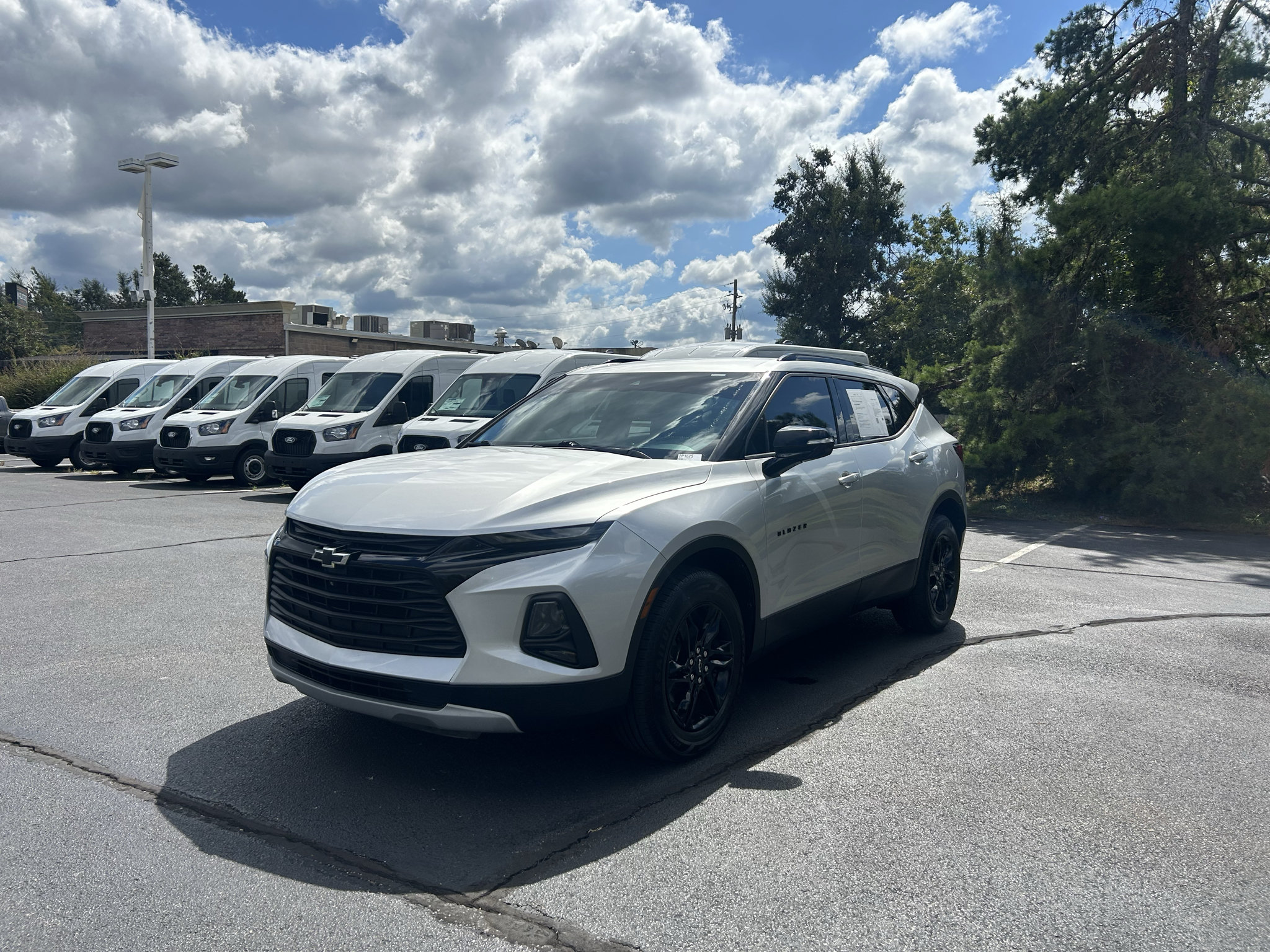 Used 2021 Chevrolet Blazer LT w/ Sound & Technology Package FWD image 3