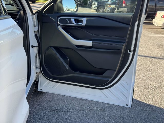 Certified 2022 Ford Explorer XLT w/ Equipment Group 202A AWD/4WD image 11