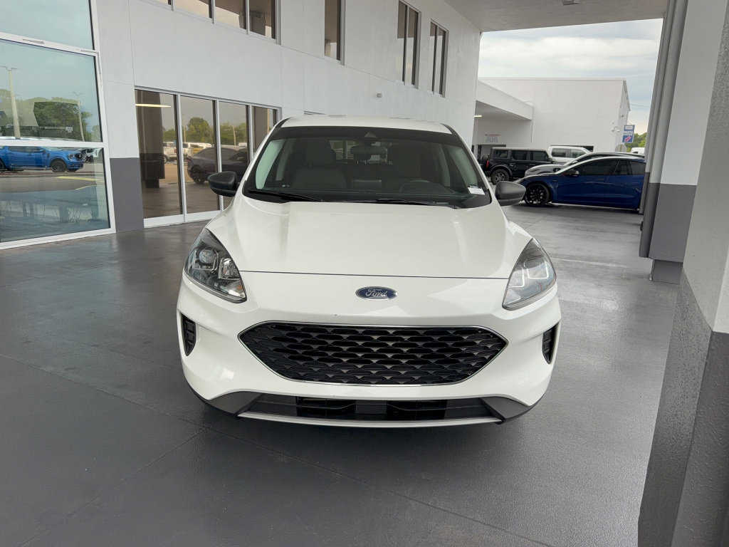 Certified 2022 Ford Escape SE FWD image 3