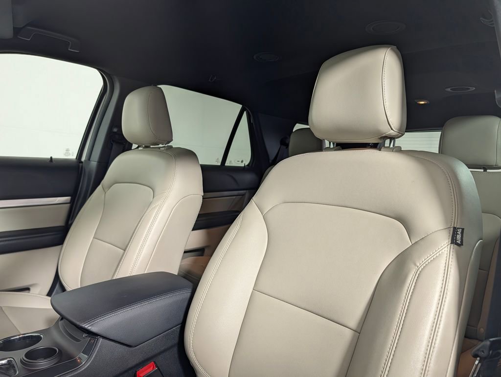 Certified 2019 Ford Explorer XLT w/ Equipment Group 202A FWD image 25