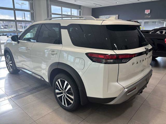 Used 2023 Nissan Pathfinder Platinum AWD/4WD image 3