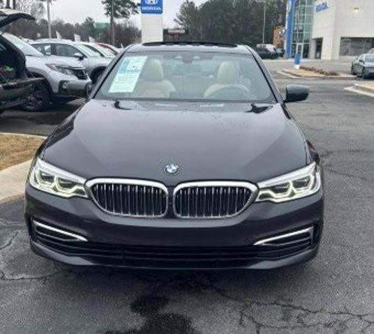 Used 2020 BMW 530i w/ Premium Package image 2