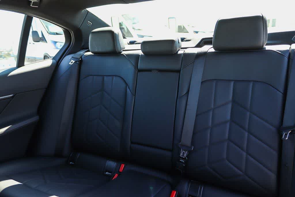 Used 2025 BMW 530i RWD image 17