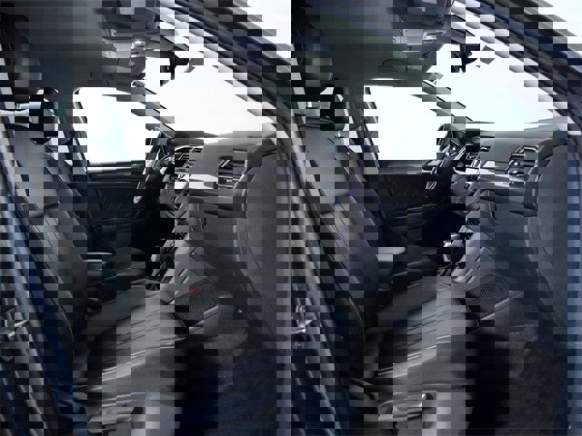 Used 2022 Volkswagen Tiguan SE image 11