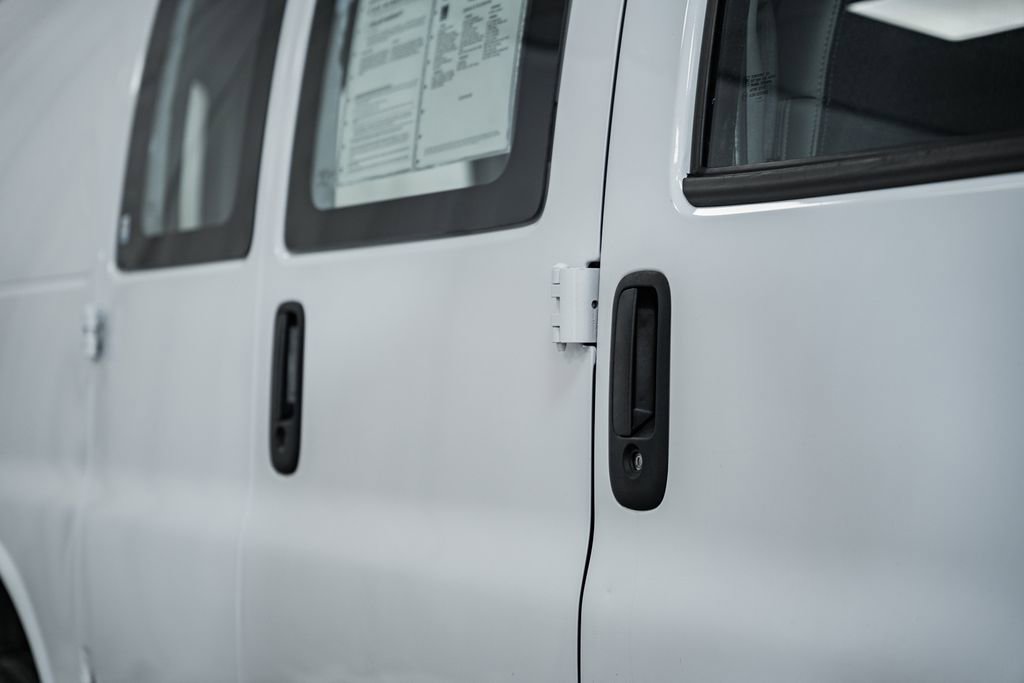 Used 2024 GMC Savana 2500 w/ Driver Convenience Package image 17