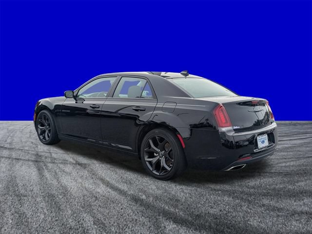 Used 2023 Chrysler 300 Touring w/ Sport Appearance Package RWD image 6