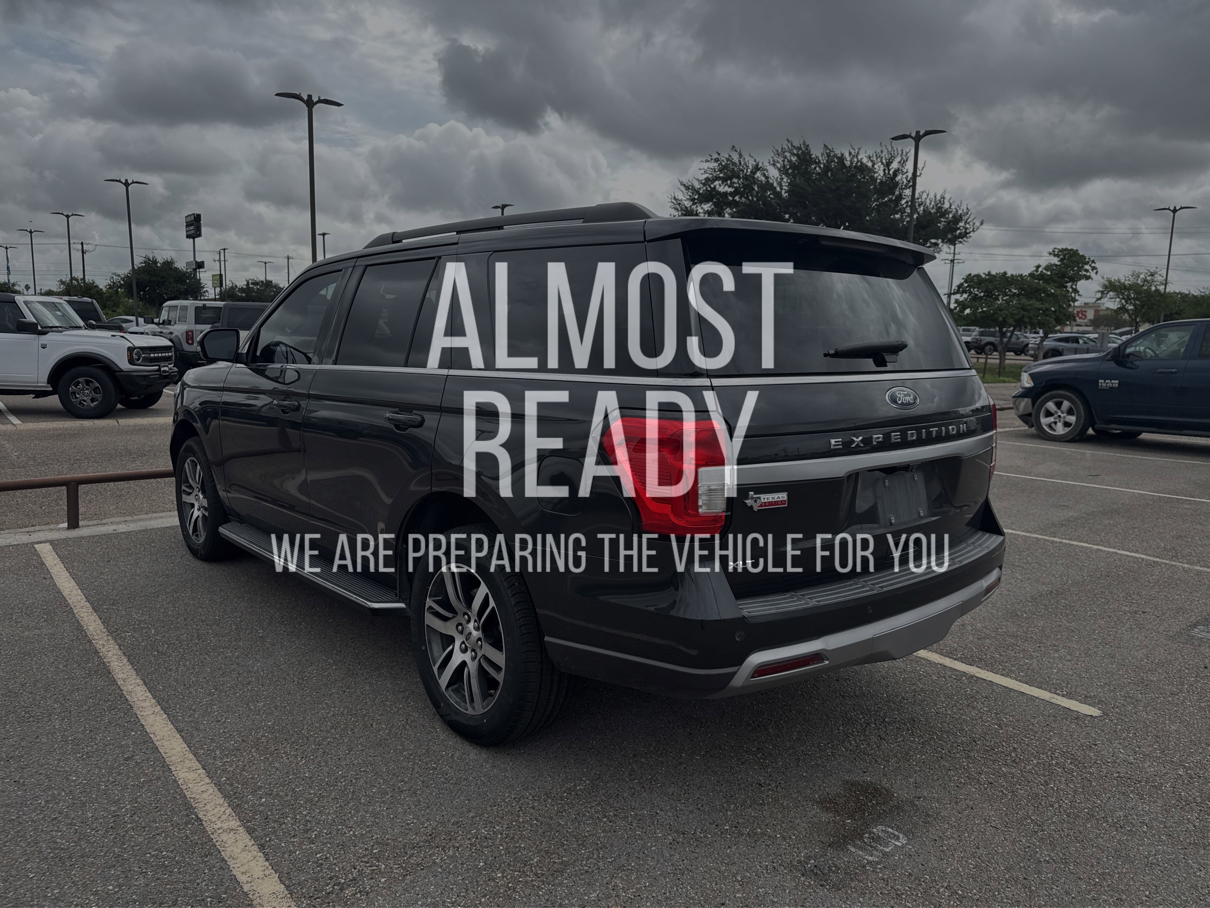 Certified 2023 Ford Expedition XLT RWD image 3