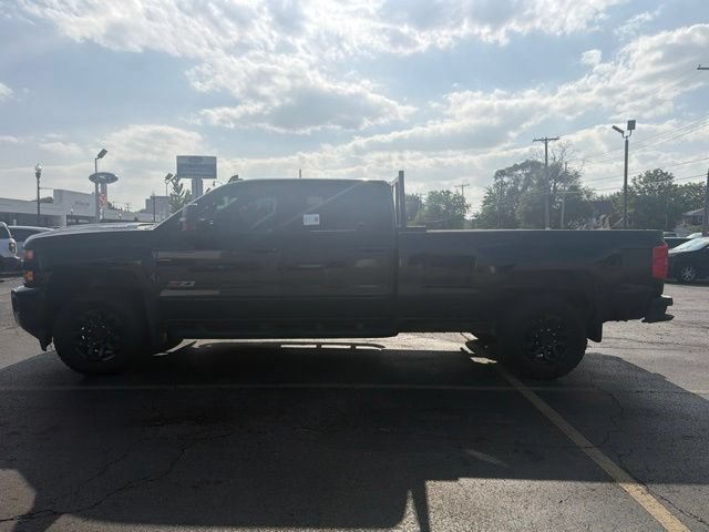 Used 2019 Chevrolet Silverado 2500 LTZ w/ Midnight Edition AWD/4WD image 4