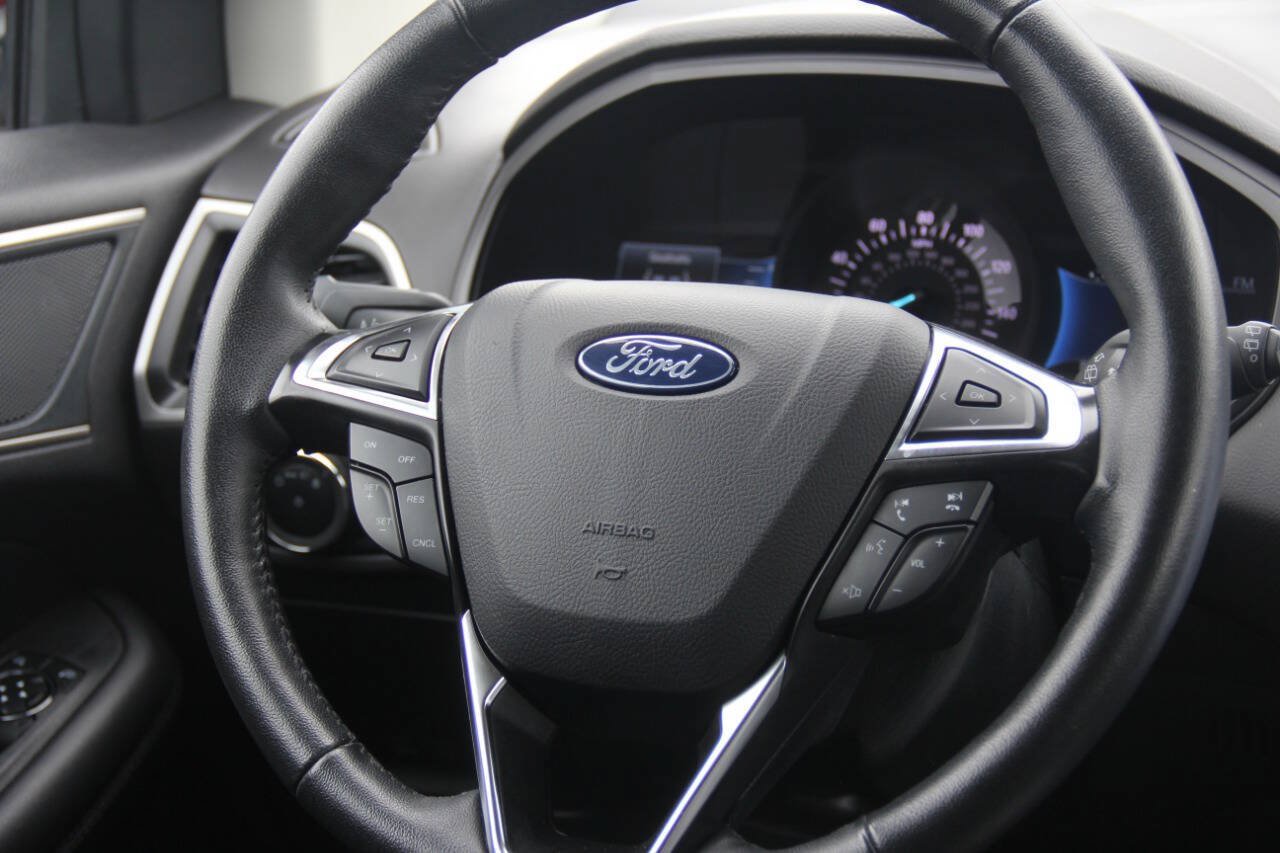 Certified 2024 Ford Edge SEL AWD/4WD image 16