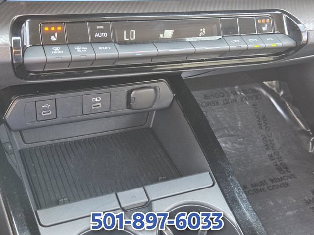 Used 2025 Toyota Prius XLE FWD image 19
