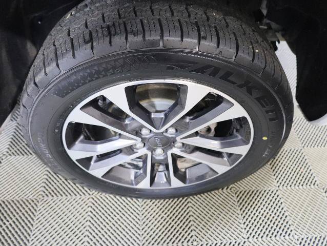 Used 2022 Jeep Grand Cherokee Overland w/ Luxury Tech Group IV AWD/4WD image 36