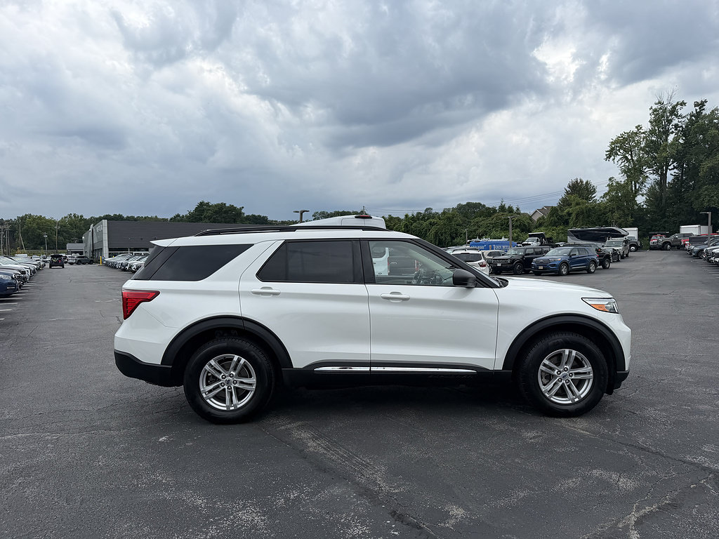 Certified 2023 Ford Explorer XLT w/ Equipment Group 202A AWD/4WD image 9