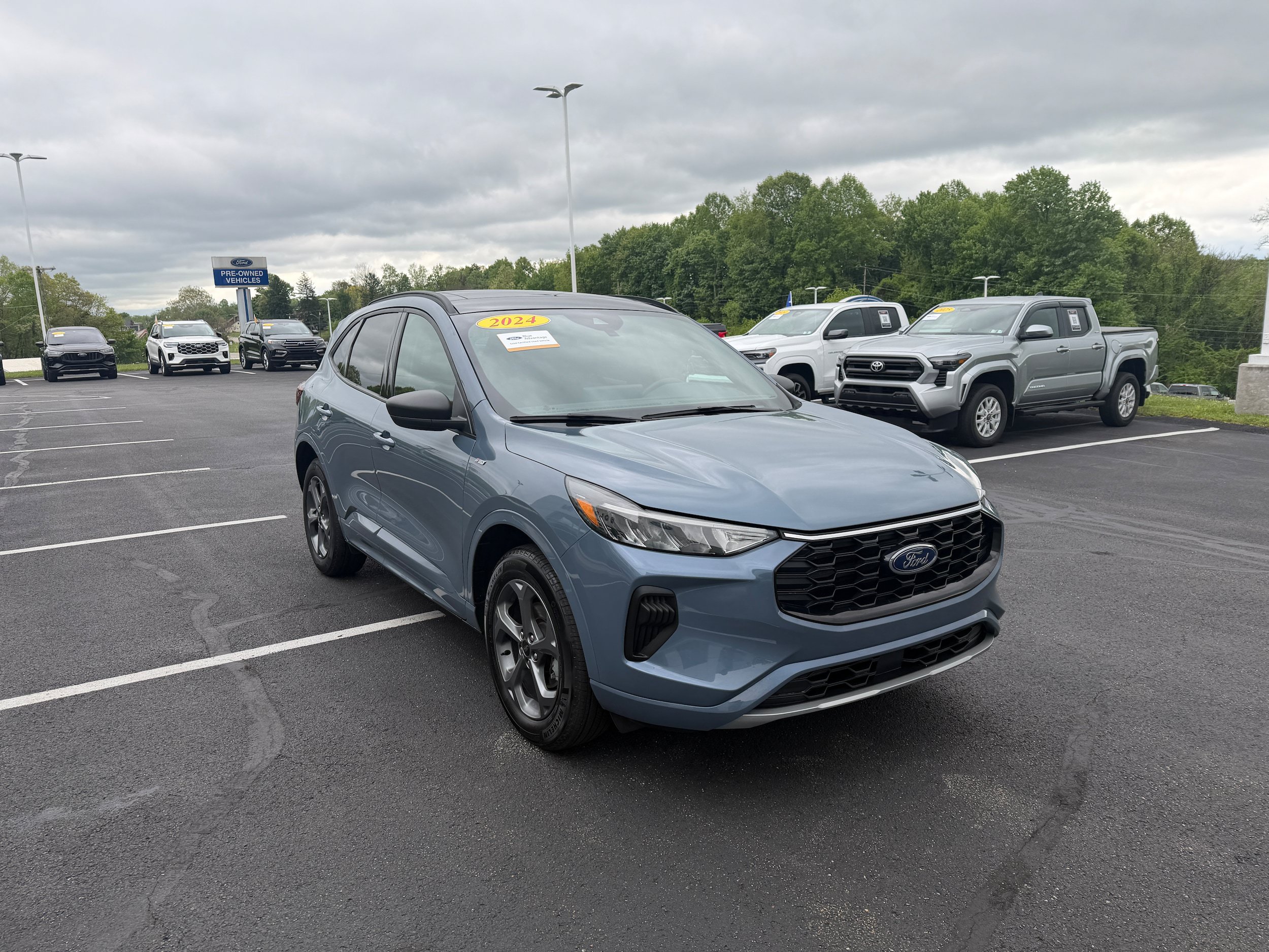 Certified 2024 Ford Escape ST-Line w/ Tech Pack #1 AWD/4WD image 3
