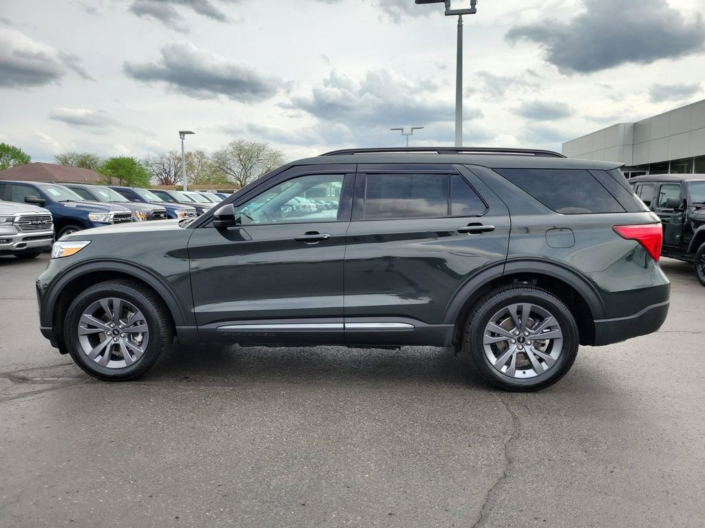 Certified 2023 Ford Explorer XLT w/ Equipment Group 202A AWD/4WD image 2