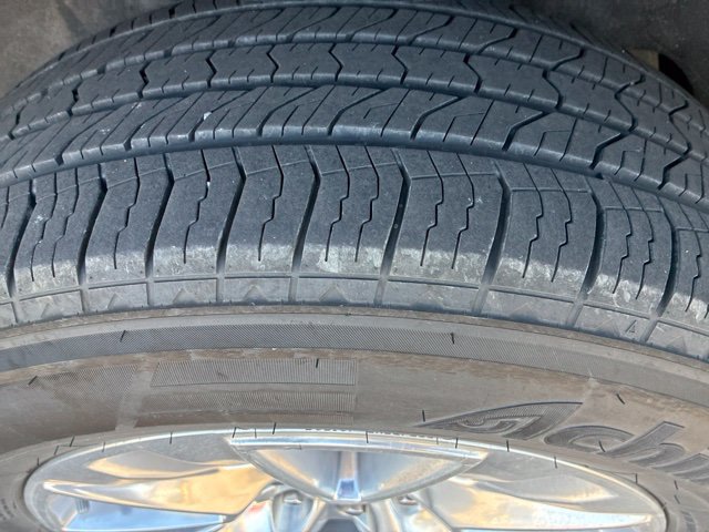 Used 2023 Chevrolet Suburban Premier AWD/4WD image 18