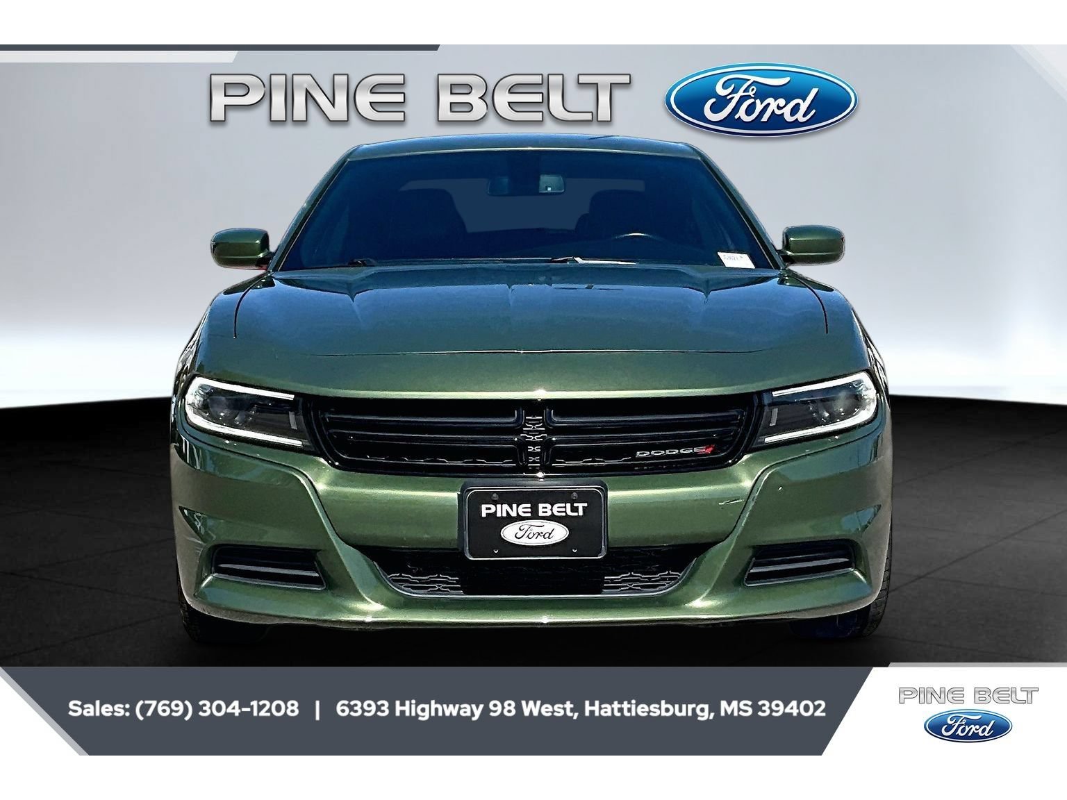 Used 2022 Dodge Charger SXT w/ Plus Group RWD image 3