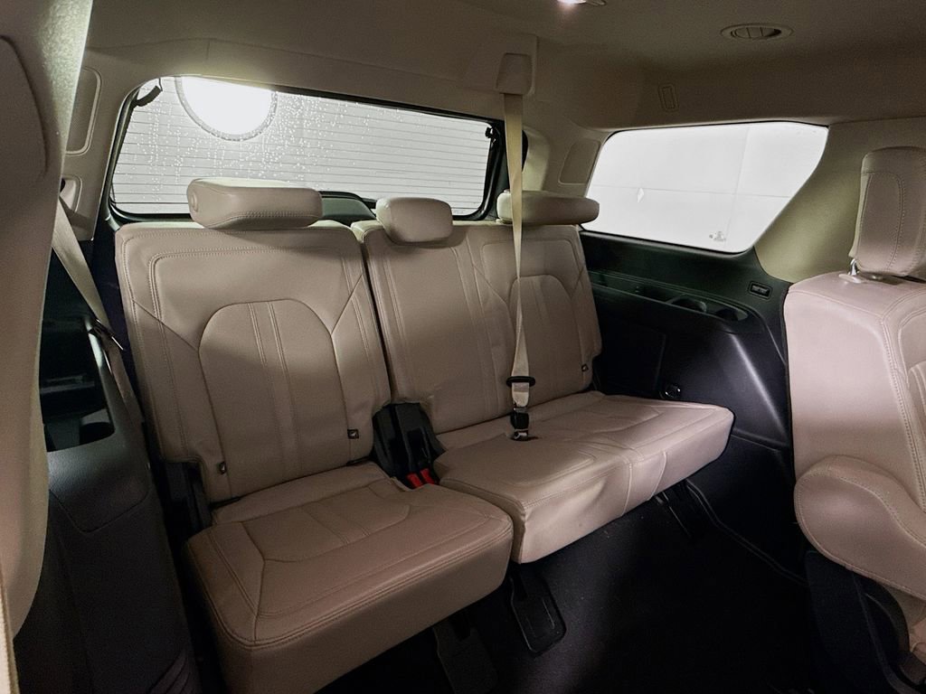 Certified 2023 Ford Expedition Limited image 30