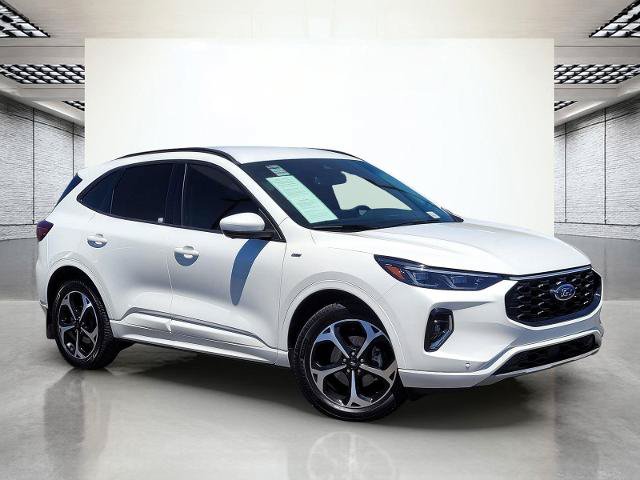 Certified 2023 Ford Escape ST-Line Elite AWD/4WD image 2