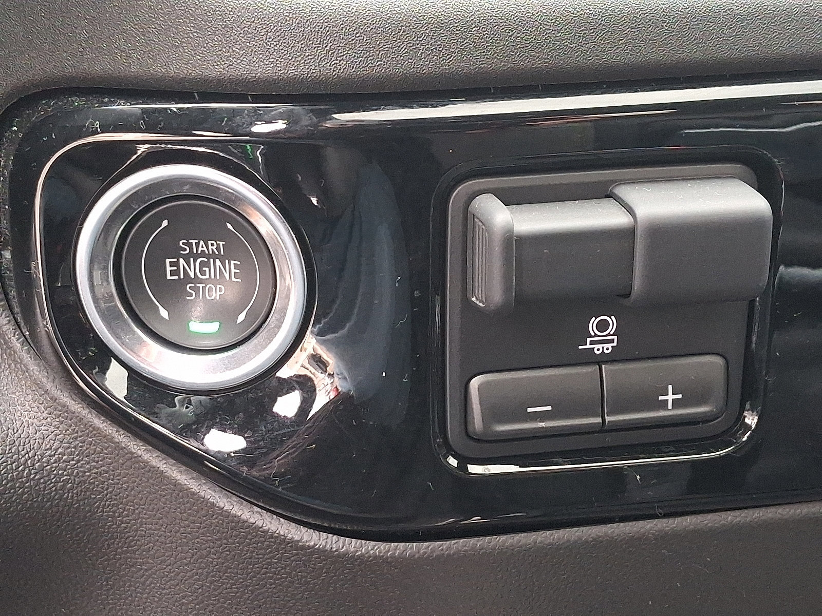 Used 2025 Chevrolet Silverado 1500 ZR2 image 26