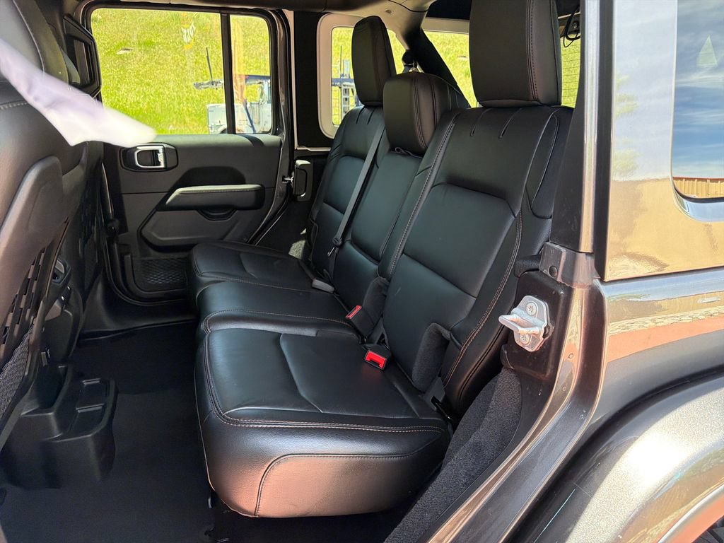 Used 2021 Jeep Wrangler Unlimited Rubicon AWD/4WD image 22