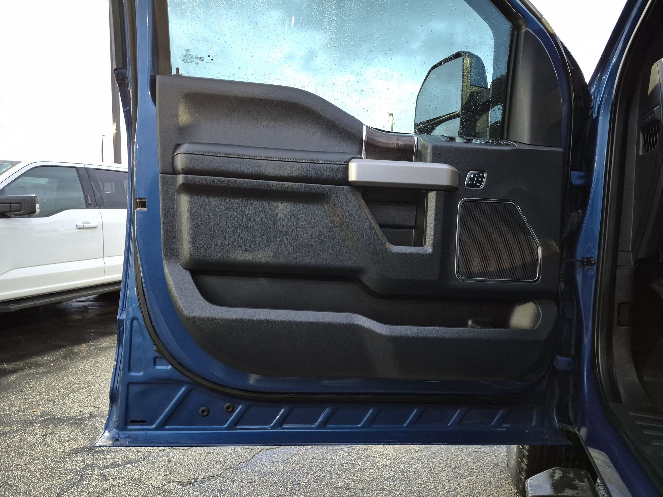 Certified 2022 Ford F350 Lariat AWD/4WD image 15