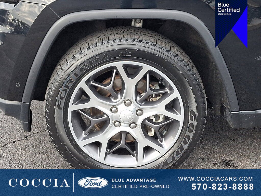 Used 2022 Jeep Grand Cherokee Limited w/ Tech Group AWD/4WD image 8