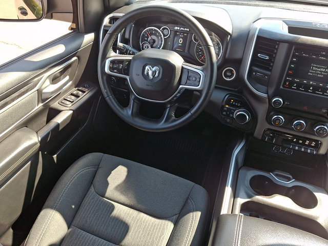 Used 2021 RAM 1500 4x4 Crew Cab image 15
