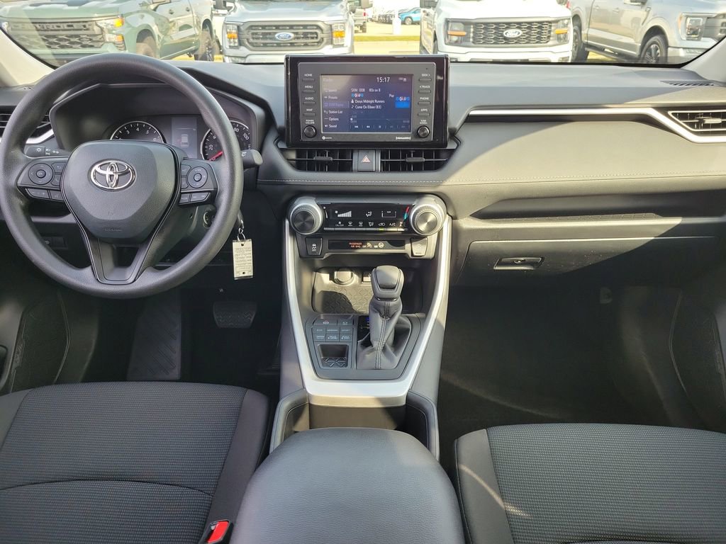 Used 2022 Toyota RAV4 LE image 11