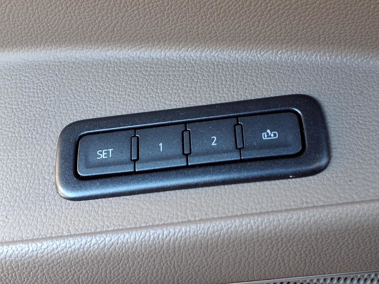 Used 2019 Chevrolet Tahoe LT w/ Luxury Package image 19